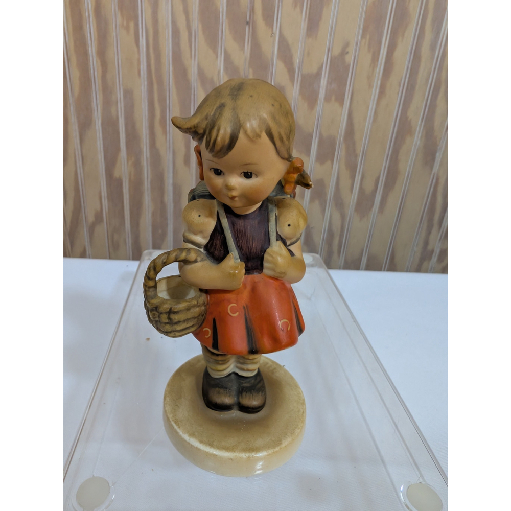 Hummel Figurine Girl with Basket and Backpack - Small chip - SEE PHOTOS - Picture 5 of 7